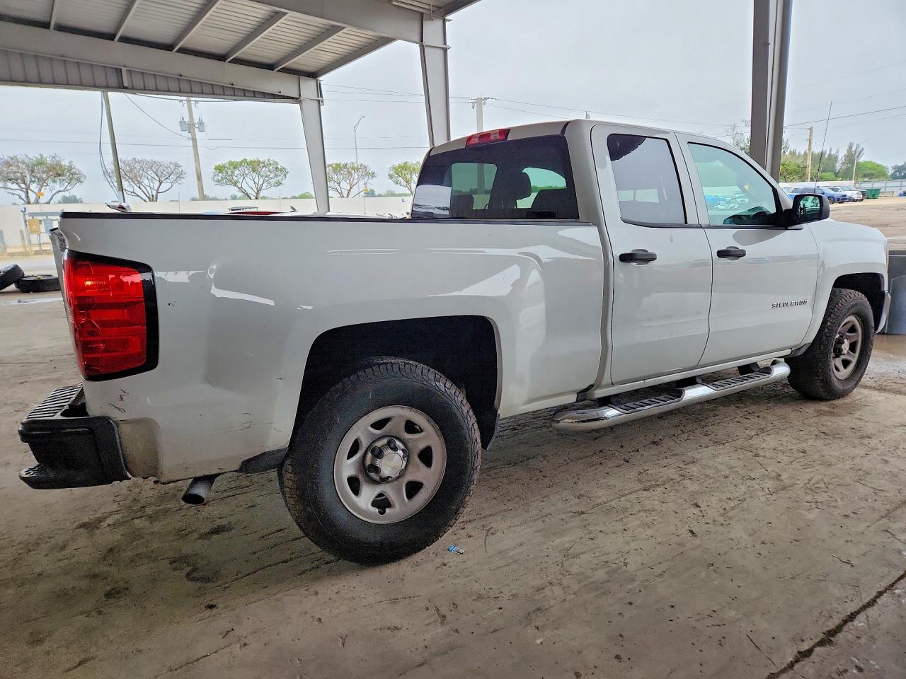 2017 CHEVROLET SILVERADO C1500 photo 3