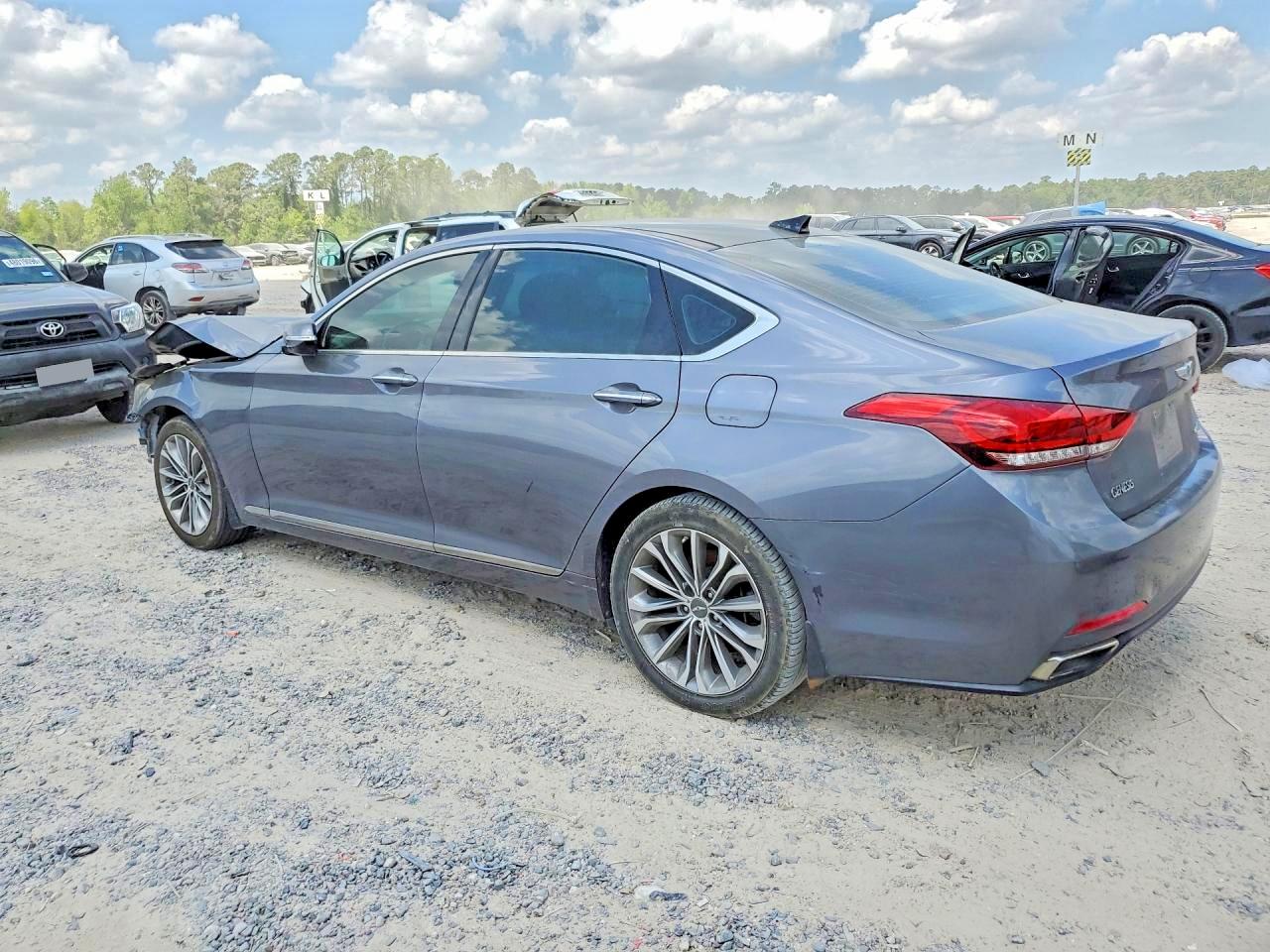 2015 HYUNDAI GENESIS 3.8L photo 3