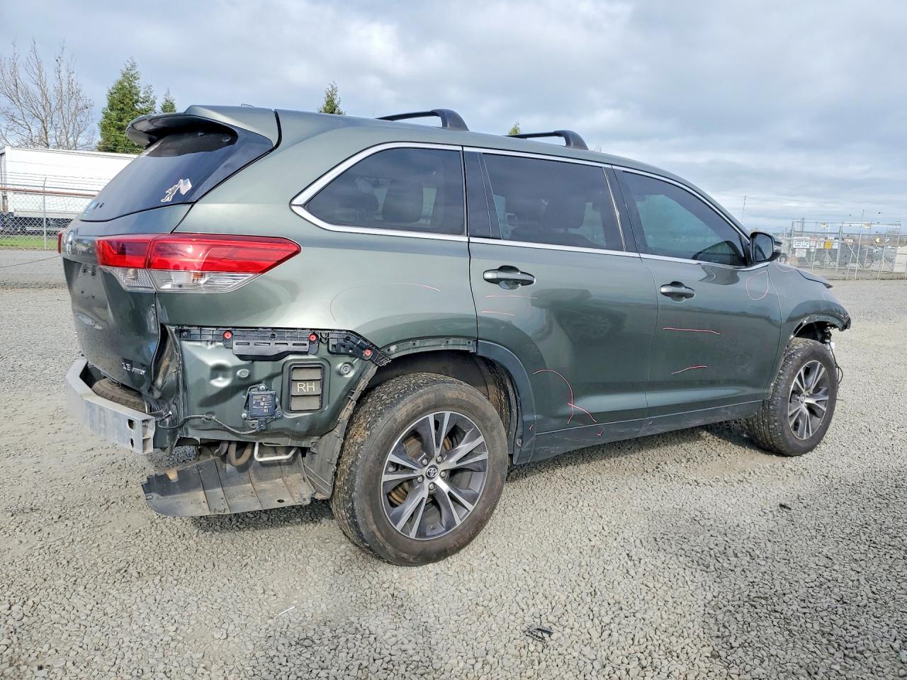 2019 TOYOTA HIGHLANDER LE PLUS photo 7