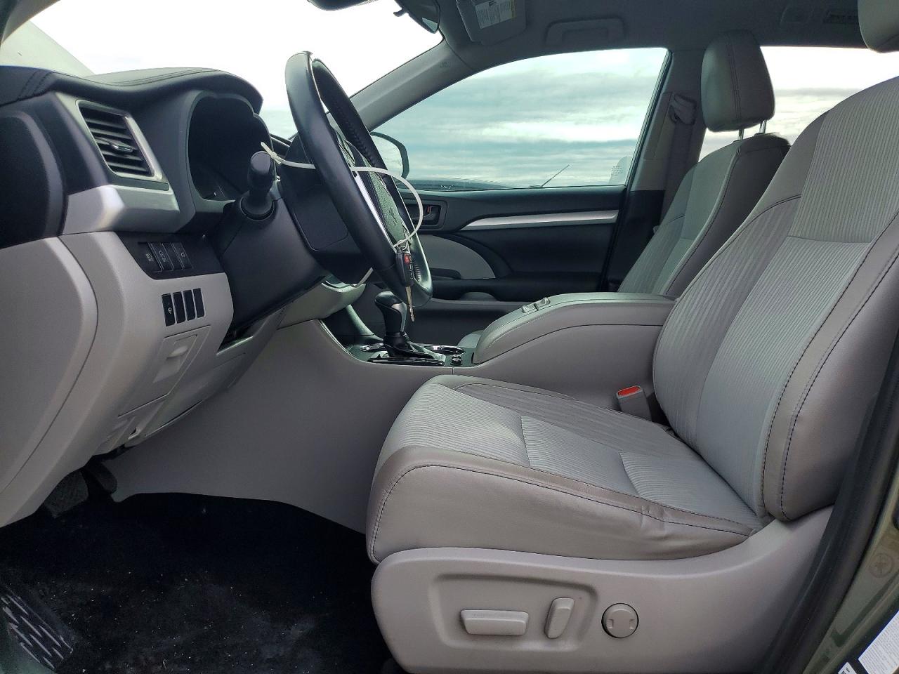 2019 TOYOTA HIGHLANDER LE PLUS photo 19