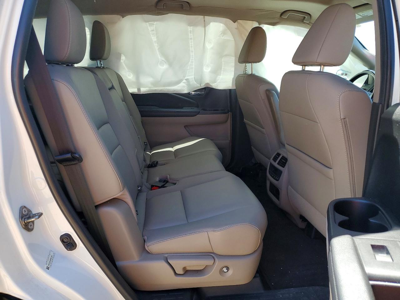 2016 HONDA PILOT EXL photo 28