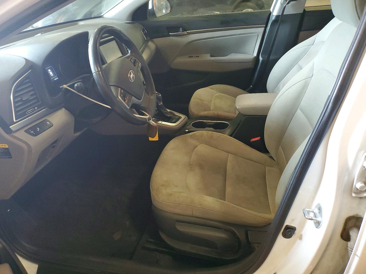 2017 HYUNDAI ELANTRA SE photo 19