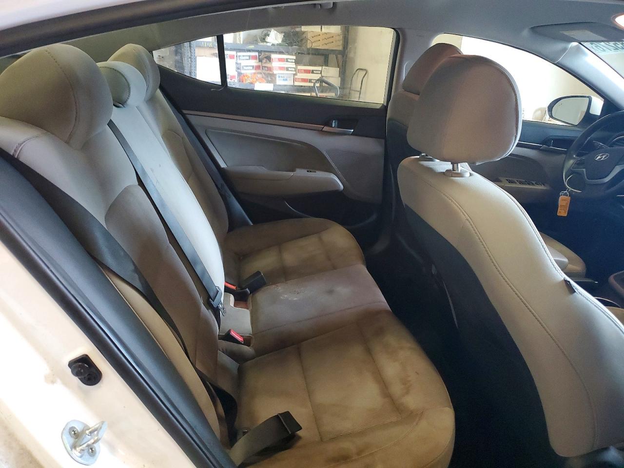 2017 HYUNDAI ELANTRA SE photo 28
