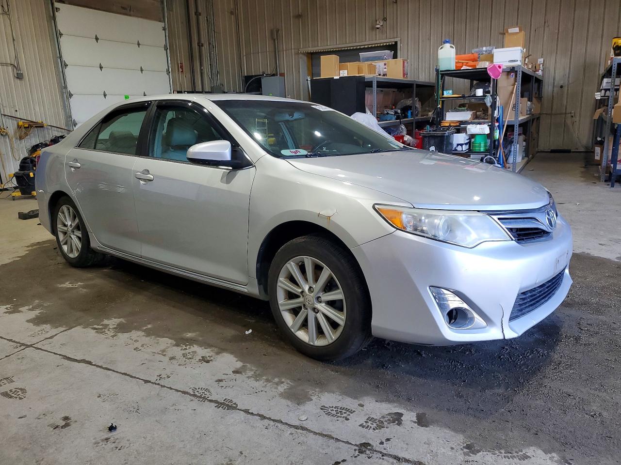2012 TOYOTA CAMRY XLE photo 7