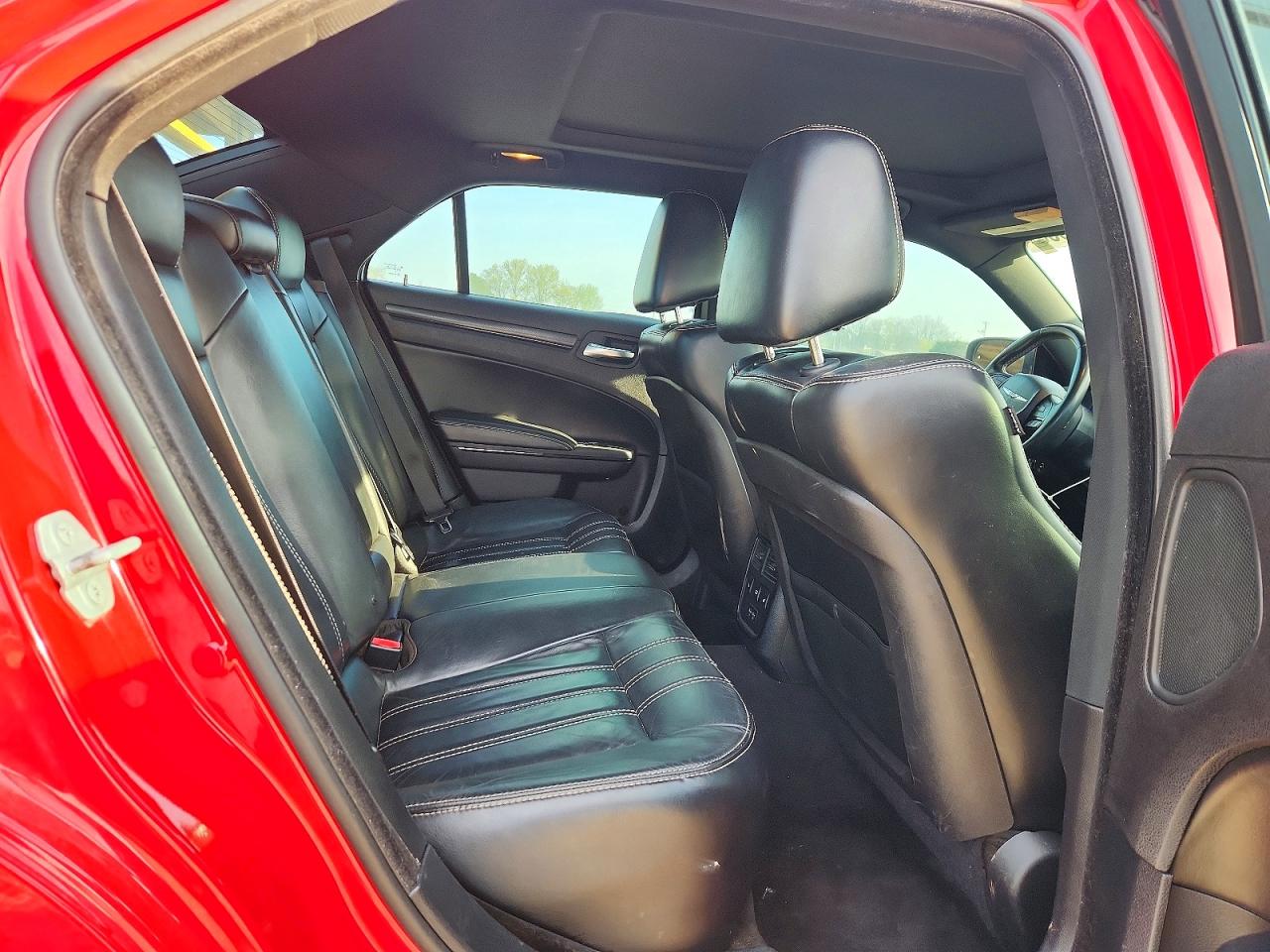 2015 CHRYSLER 300 S photo 10