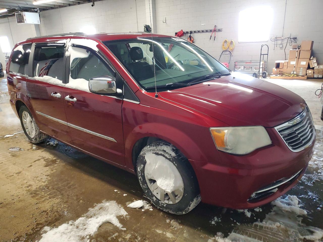 2012 CHRYSLER TOWN & COUNTRY TOURING L photo 10