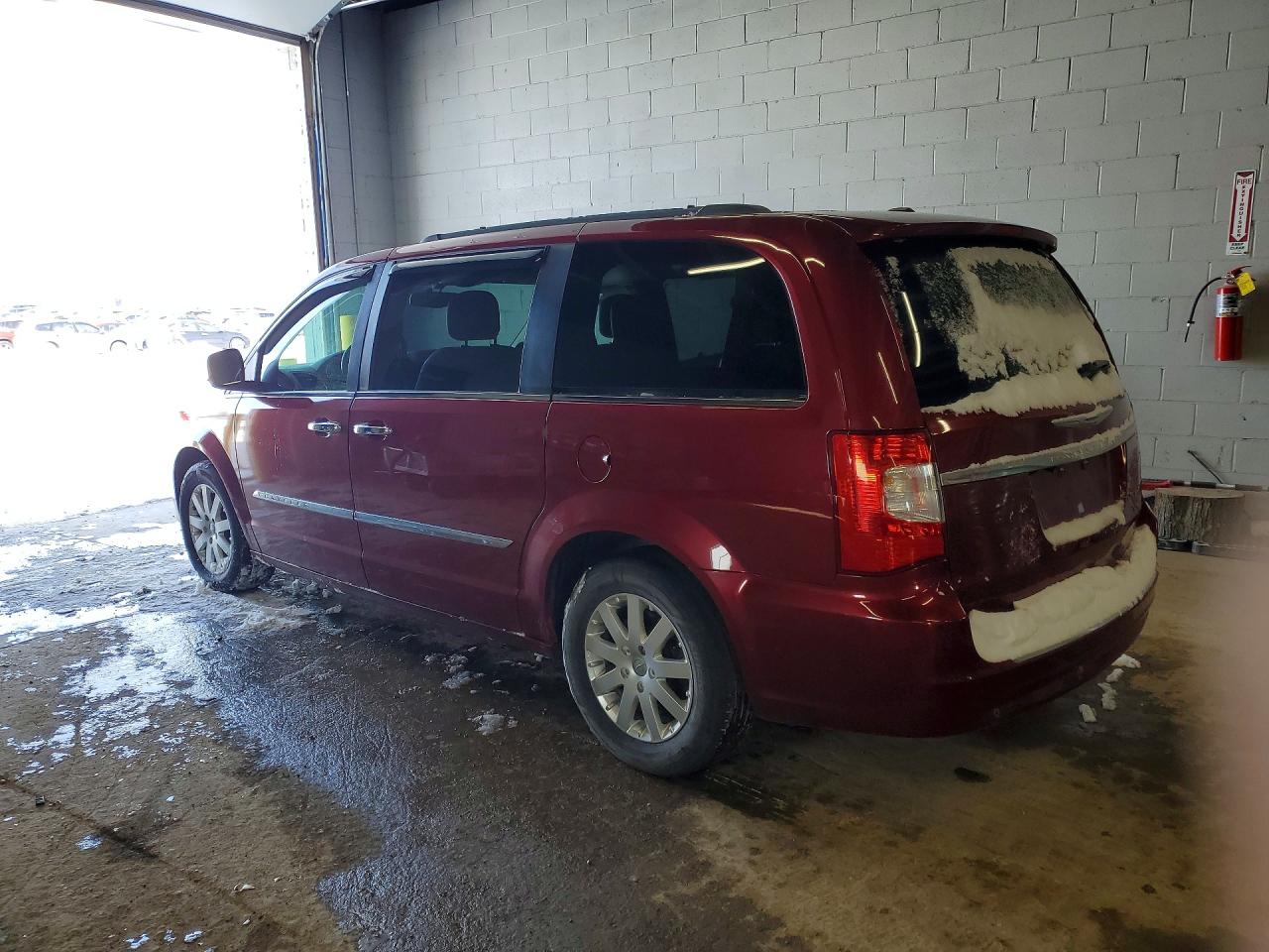 2012 CHRYSLER TOWN & COUNTRY TOURING L photo 4
