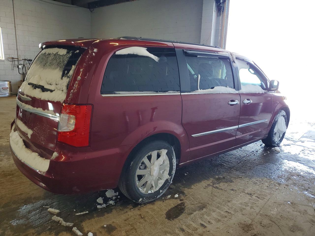 2012 CHRYSLER TOWN & COUNTRY TOURING L photo 7