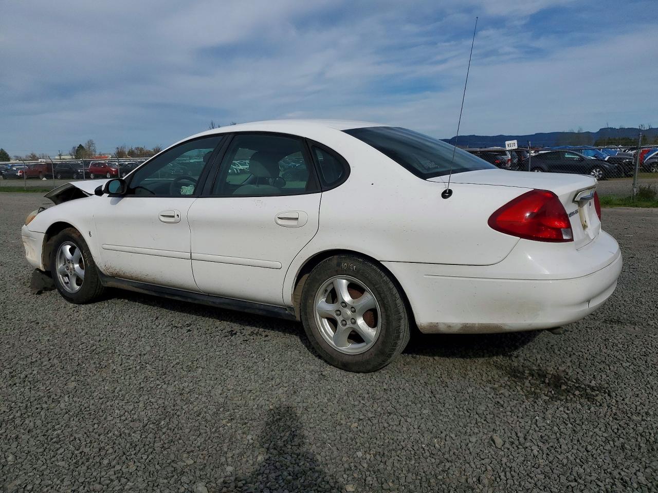 2003 FORD TAURUS SES photo 2