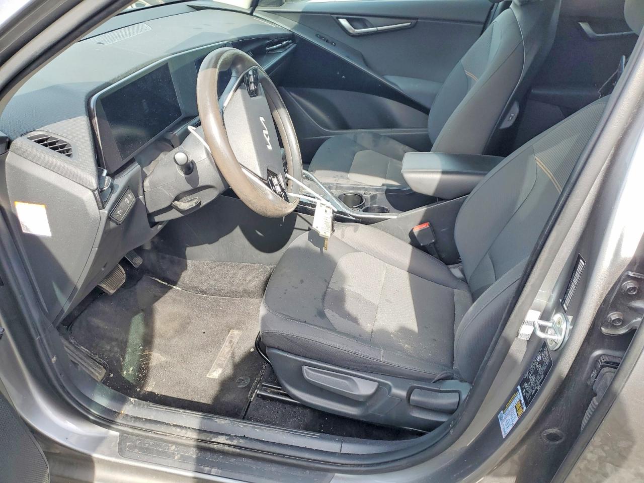 2023 KIA NIRO LX photo 13