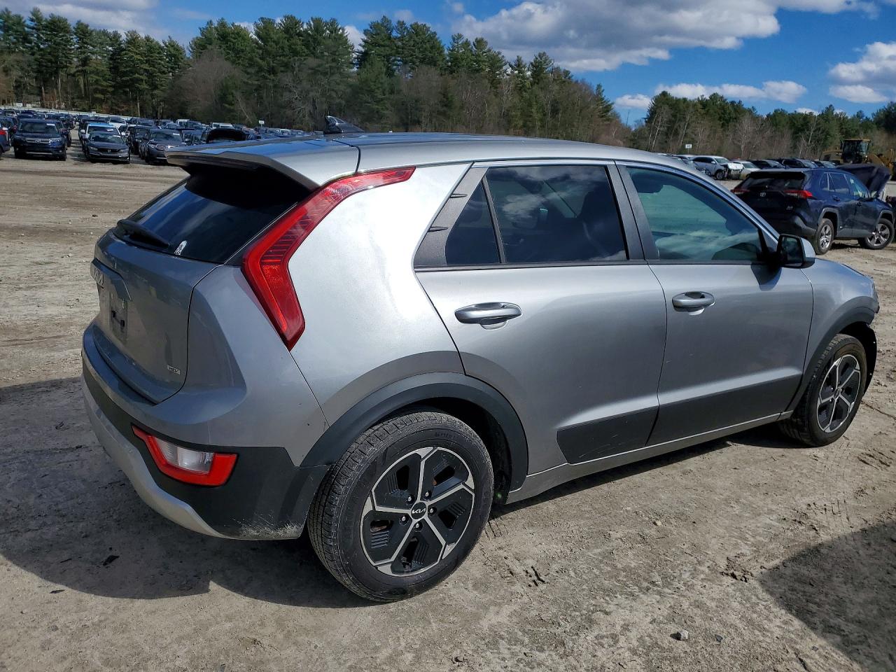 2023 KIA NIRO LX photo 5