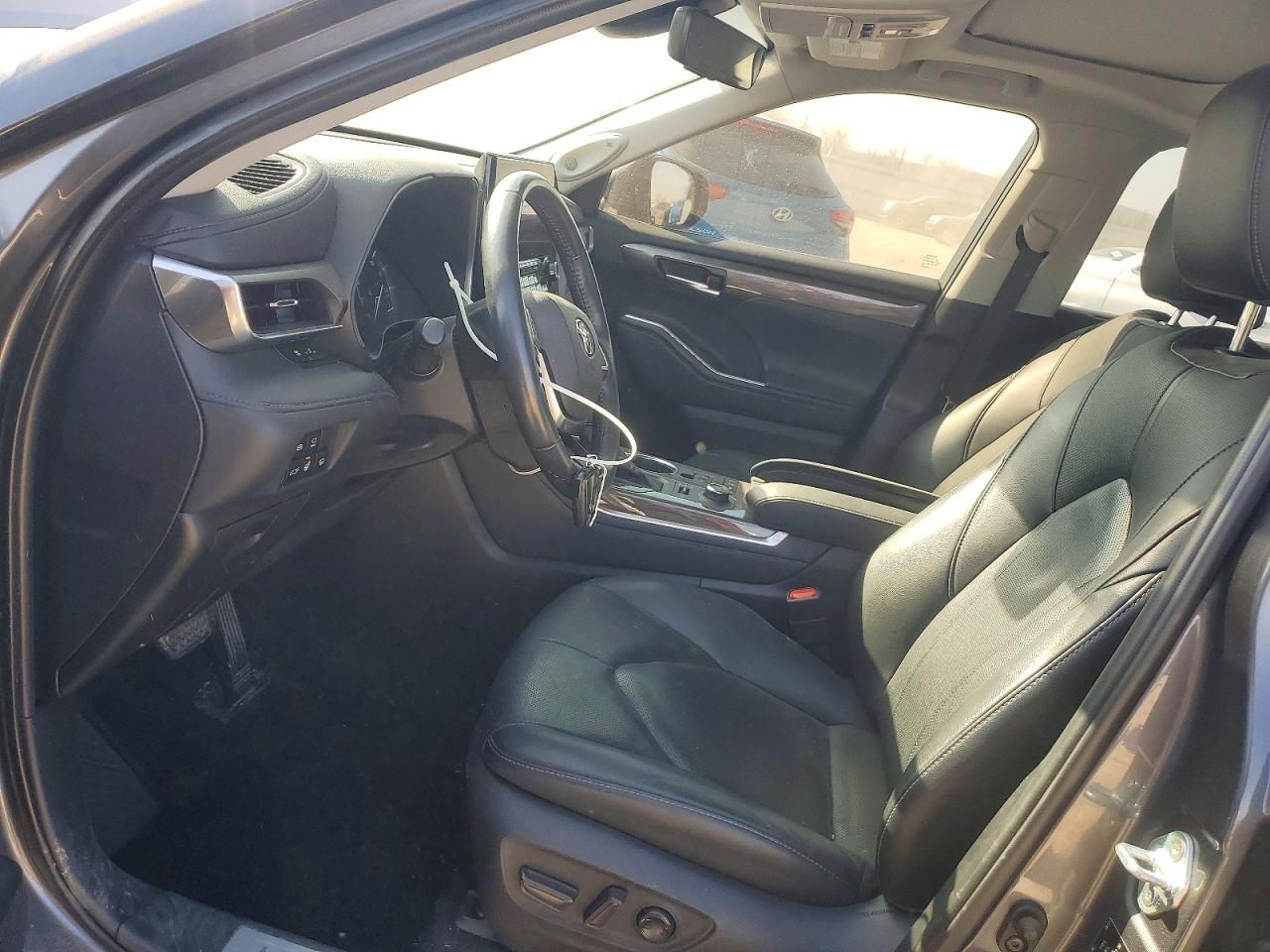 2021 TOYOTA HIGHLANDER LIMITED photo 13