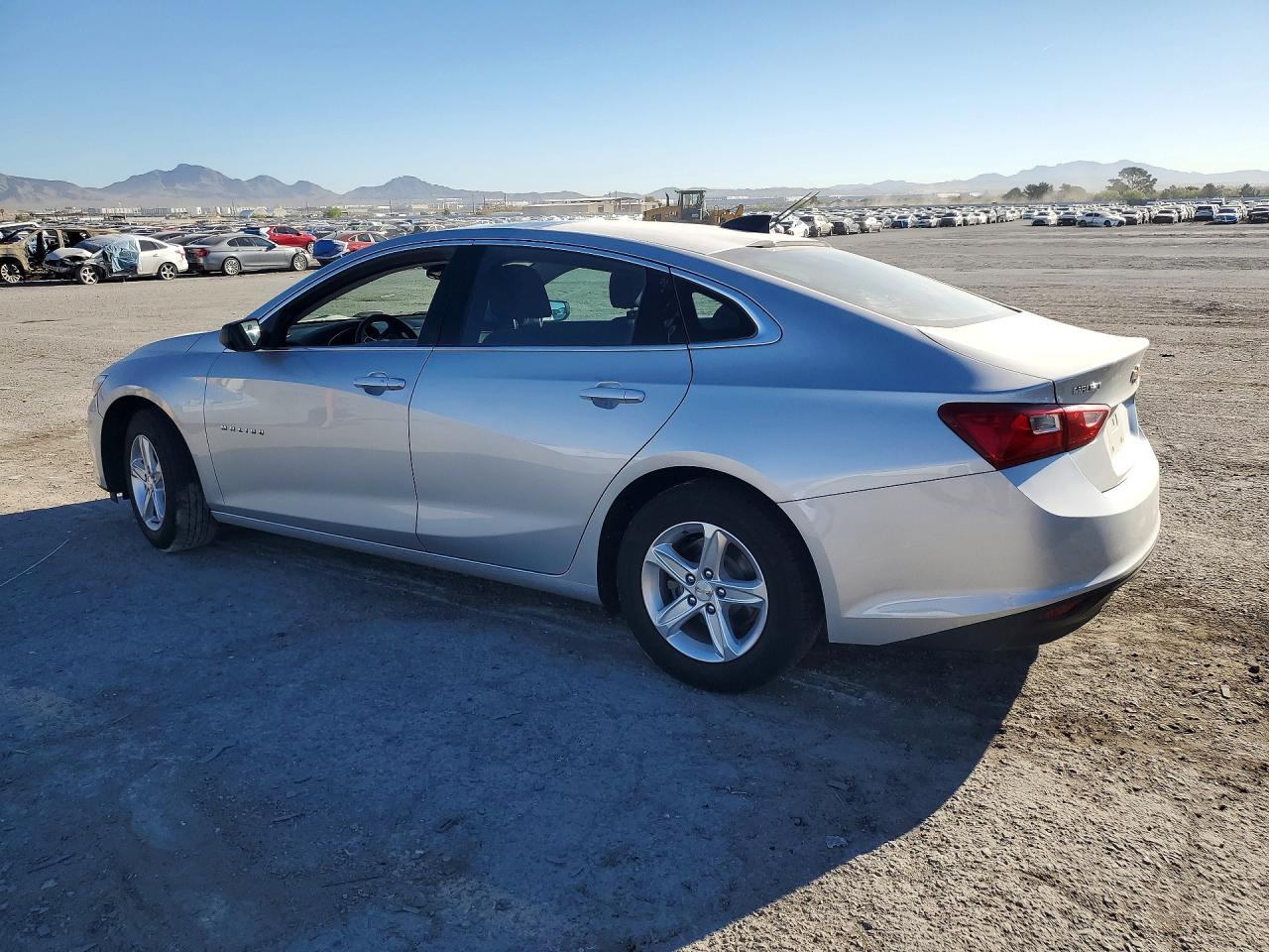 2020 CHEVROLET MALIBU LS photo 4