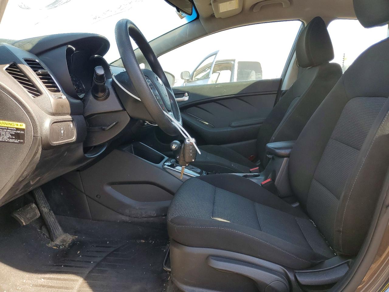 2017 KIA FORTE LX photo 7