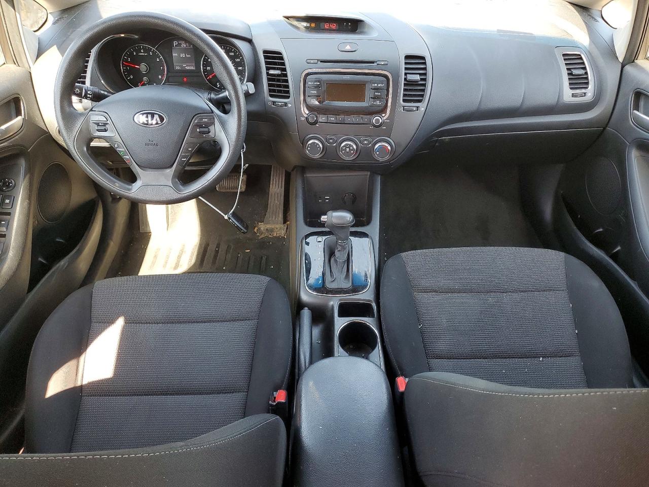 2017 KIA FORTE LX photo 8