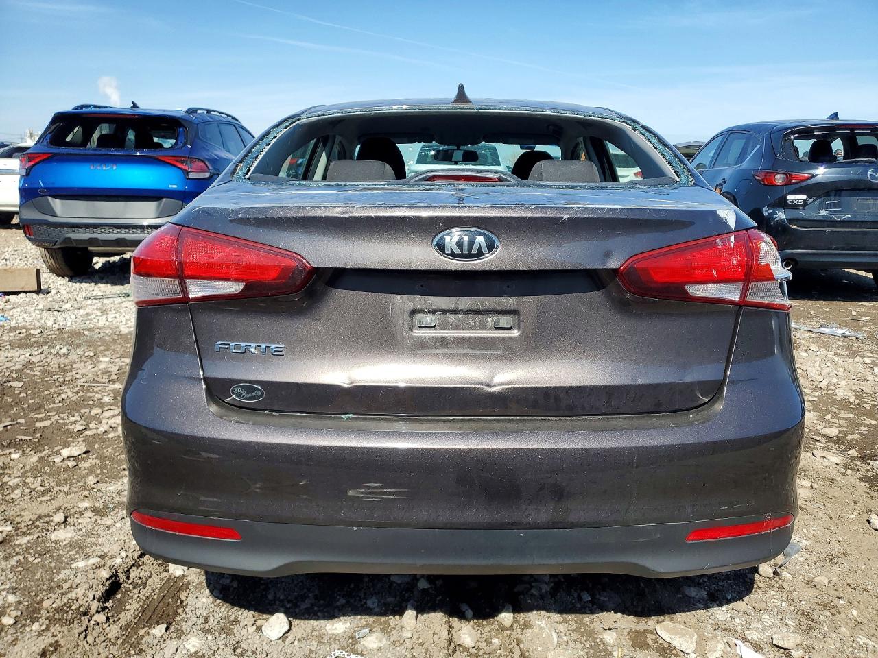 2017 KIA FORTE LX photo 6