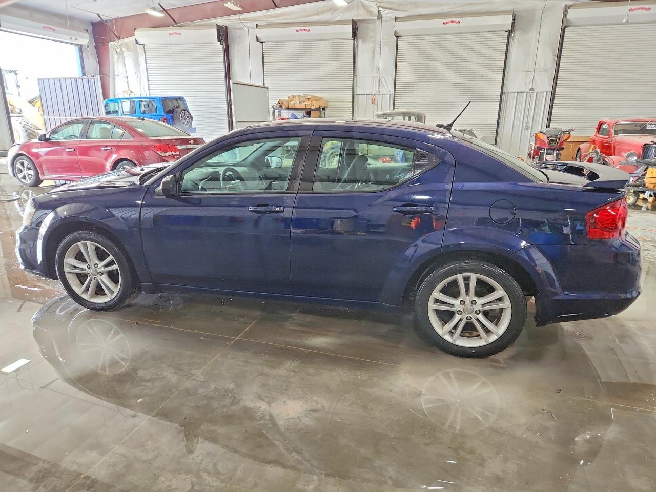 2014 DODGE AVENGER photo 2