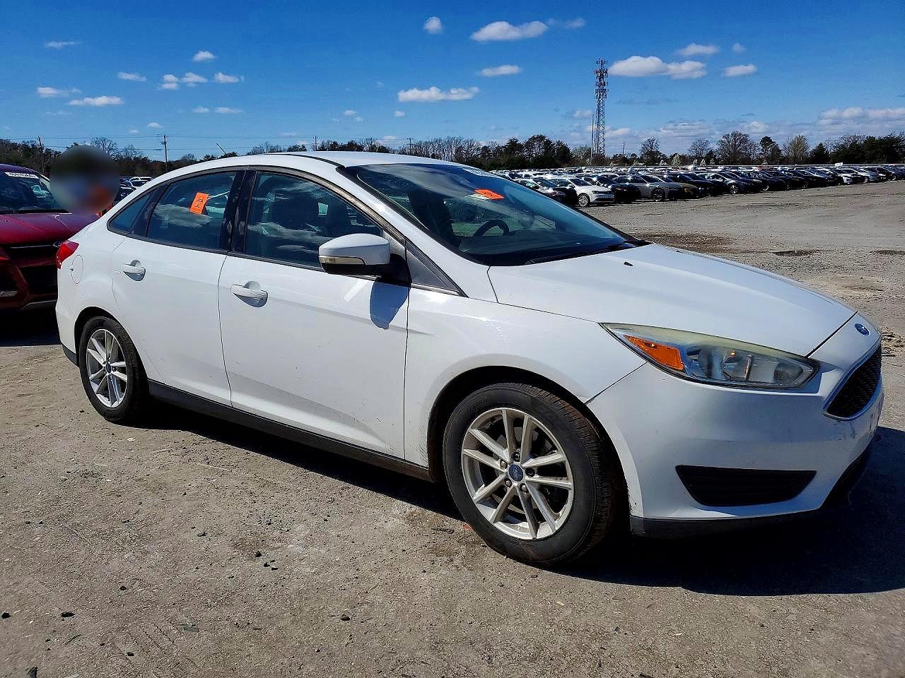 2017 FORD FOCUS SE photo 10