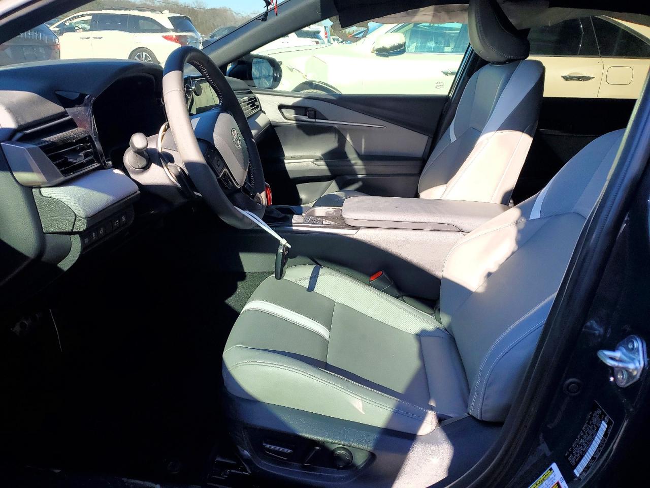 2025 TOYOTA CAMRY SE photo 7
