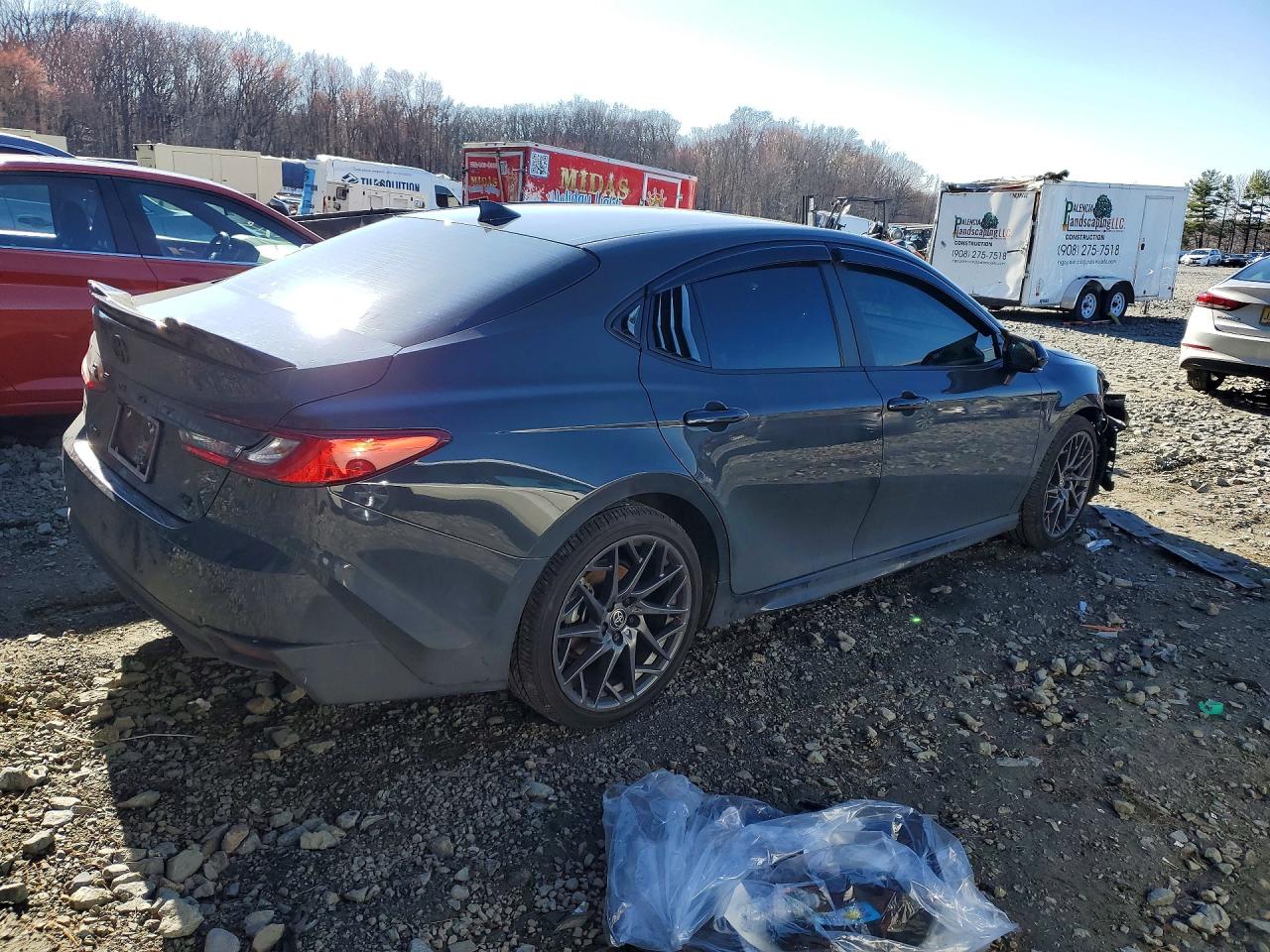 2025 TOYOTA CAMRY SE photo 3