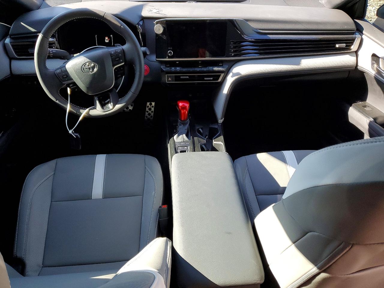 2025 TOYOTA CAMRY SE photo 8