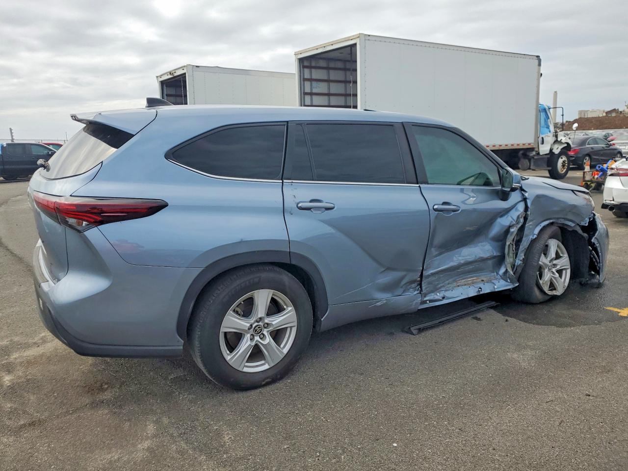 2024 TOYOTA HIGHLANDER LE photo 7