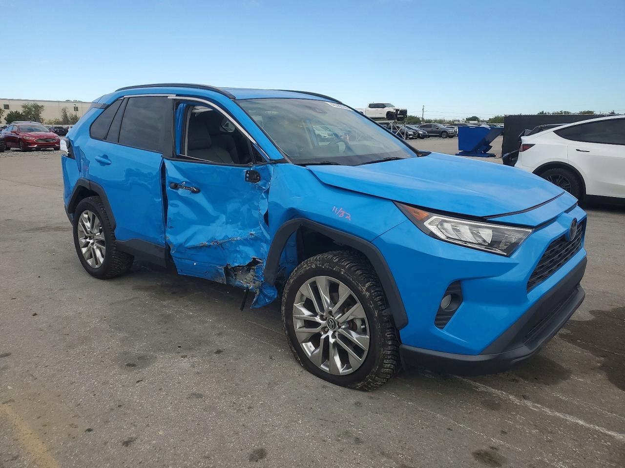 2021 TOYOTA RAV4 XLE PREMIUM photo 10