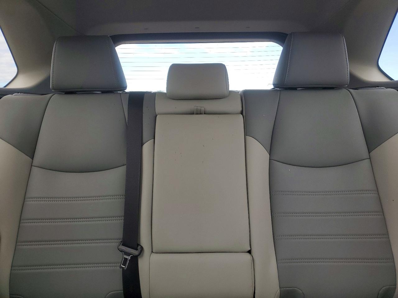 2021 TOYOTA RAV4 XLE PREMIUM photo 28