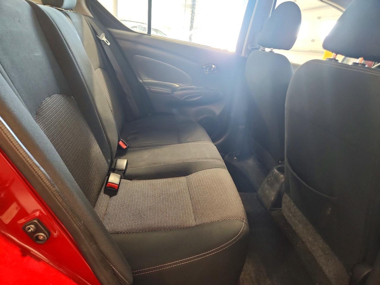 2014 NISSAN VERSA 1.6 SV photo 28