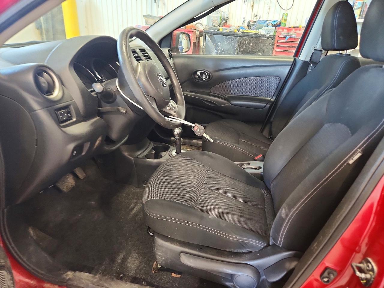 2014 NISSAN VERSA 1.6 SV photo 19