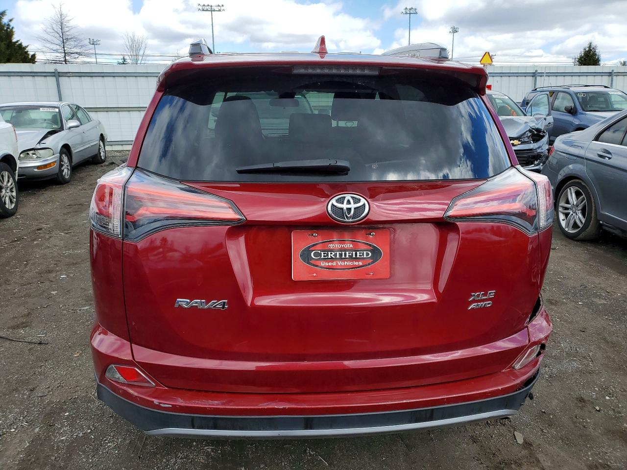 2018 TOYOTA RAV 4 photo 16