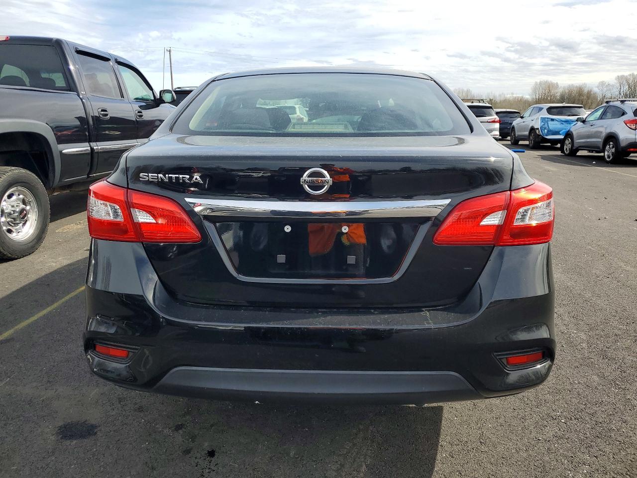 2016 NISSAN SENTRA S photo 11