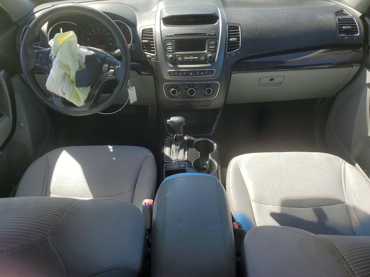 2015 KIA SORENTO LX photo 15