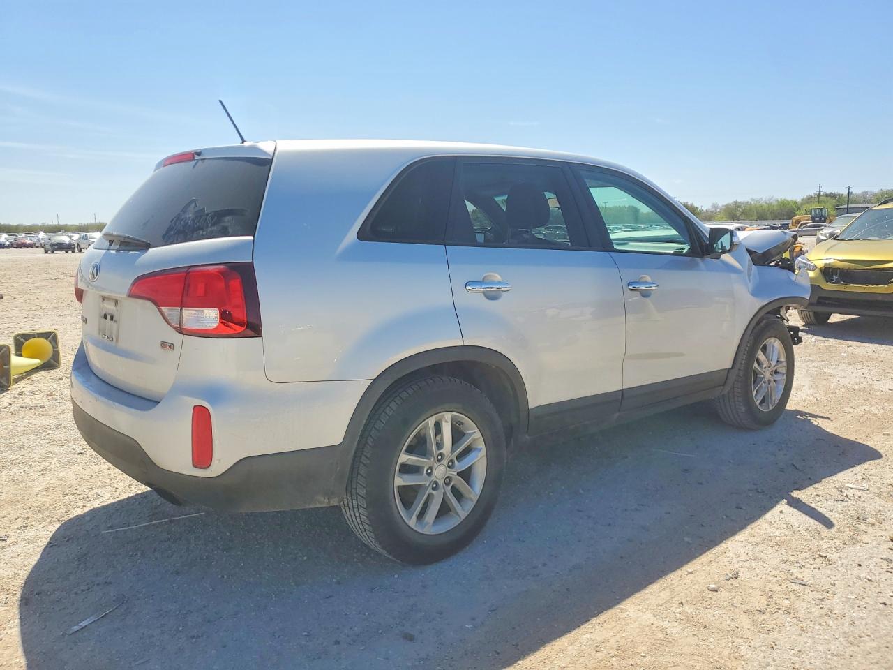 2015 KIA SORENTO LX photo 5