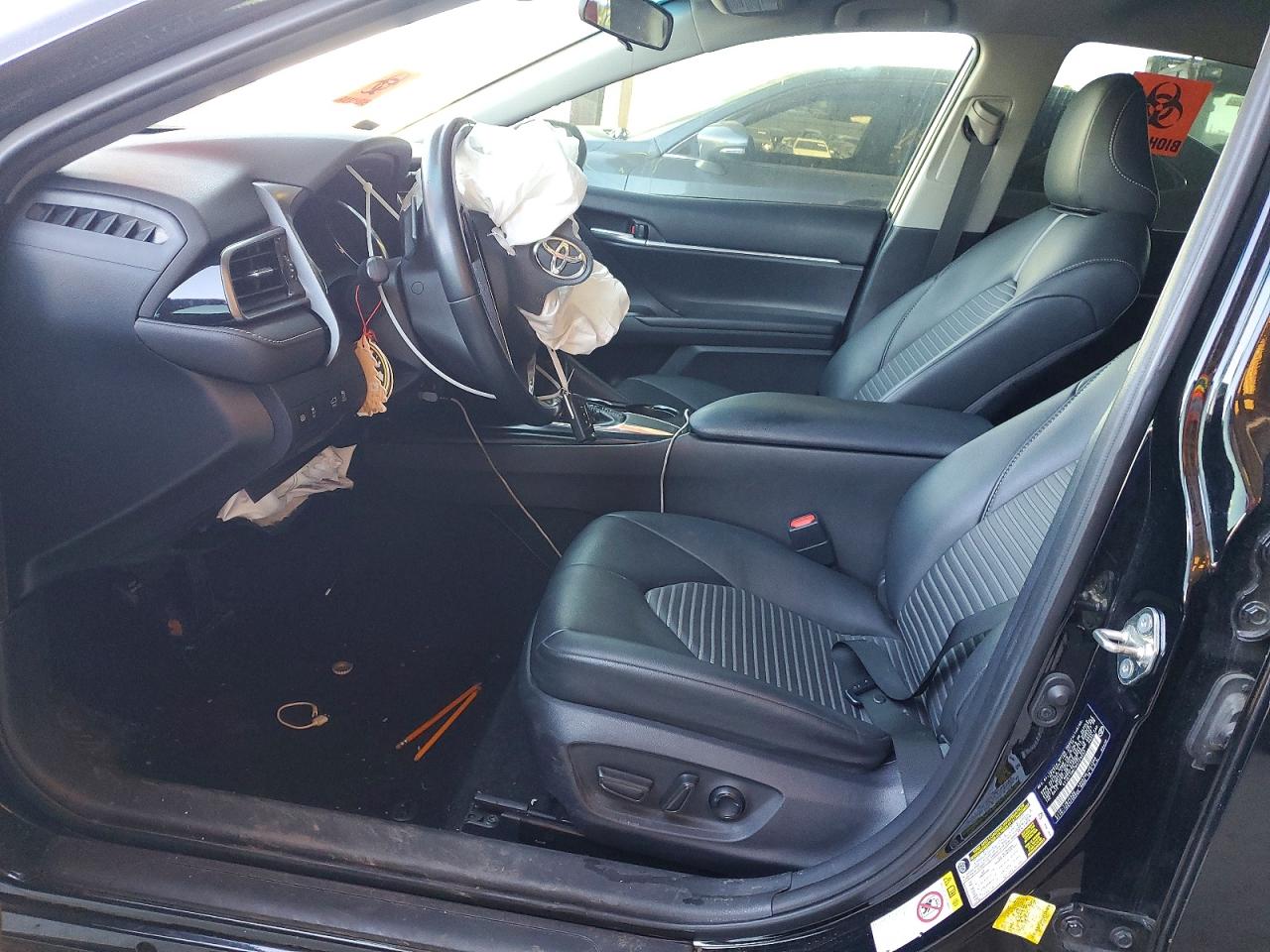 2019 TOYOTA CAMRY SE photo 19