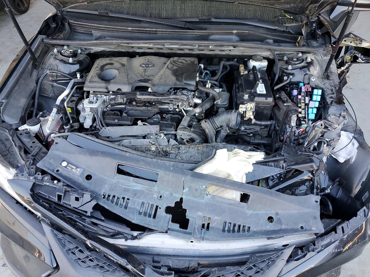 2019 TOYOTA CAMRY SE photo 31