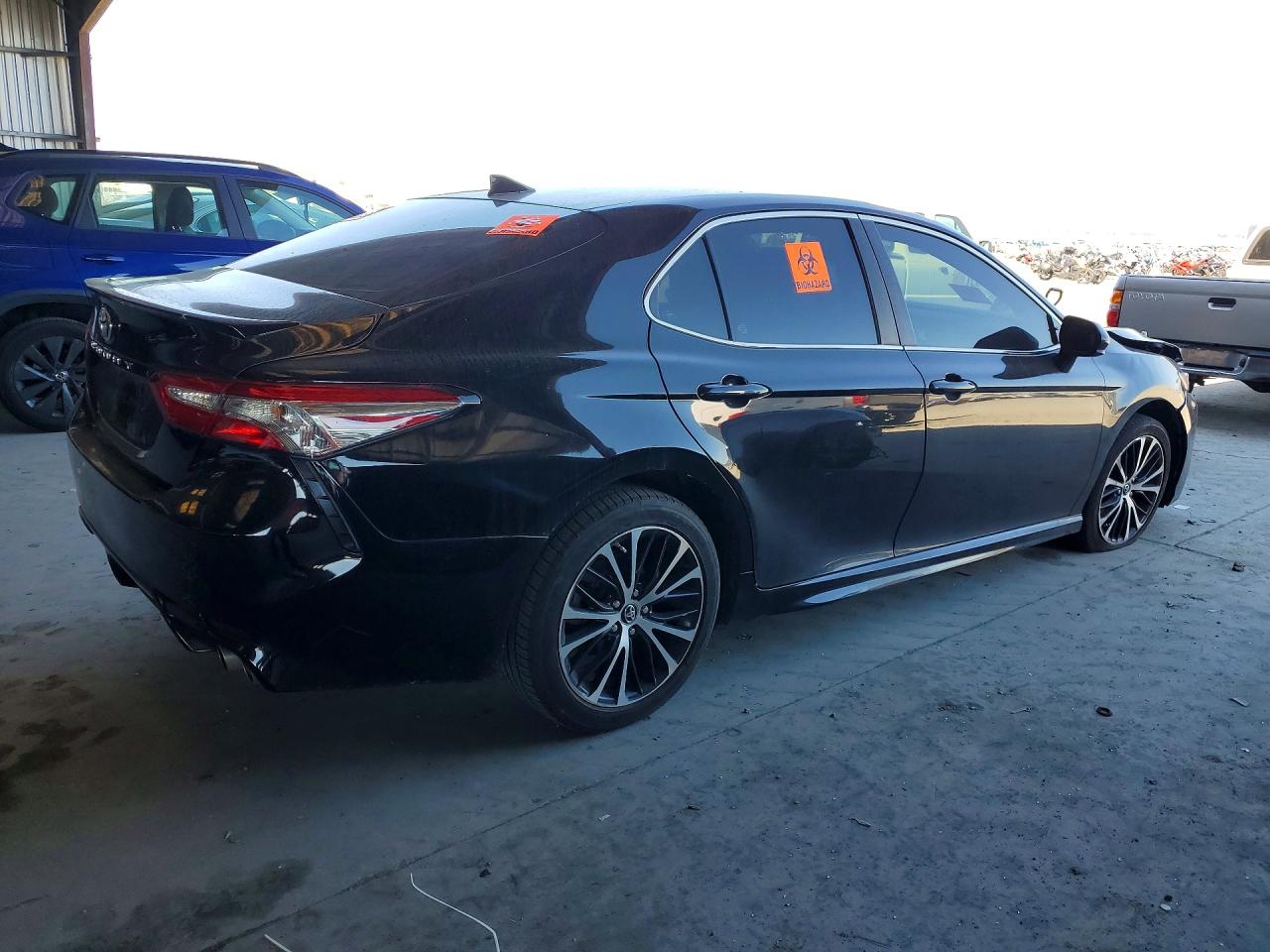 2019 TOYOTA CAMRY SE photo 7