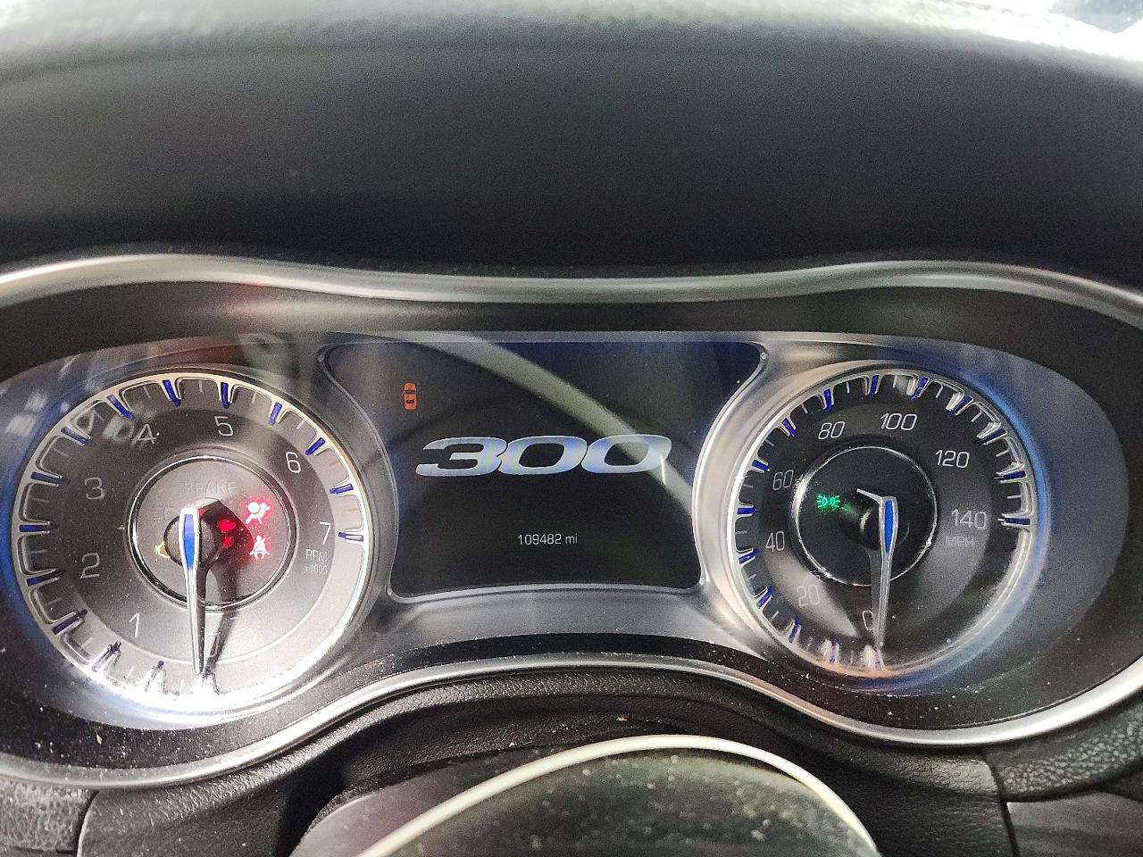 2018 CHRYSLER 300 TOURING photo 17