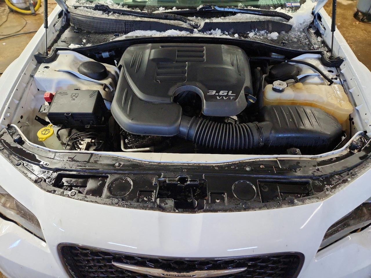 2018 CHRYSLER 300 TOURING photo 21