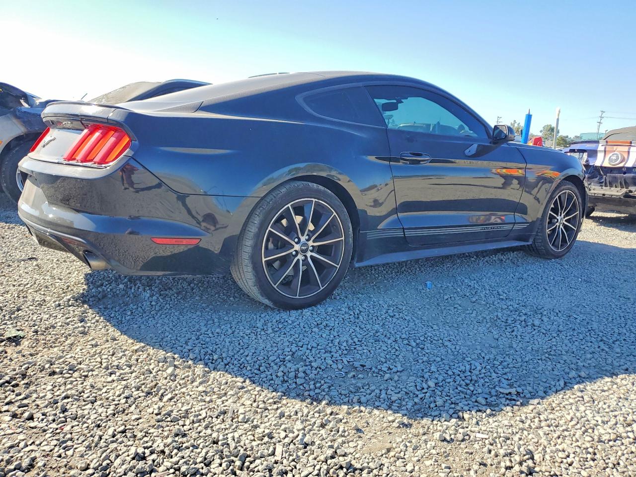 2016 FORD MUSTANG photo 5