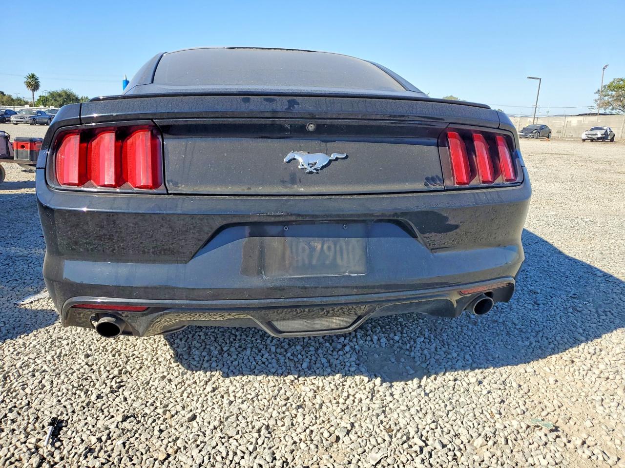 2016 FORD MUSTANG photo 11