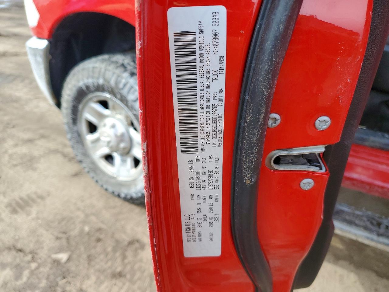 2016 RAM 2500 ST photo 12