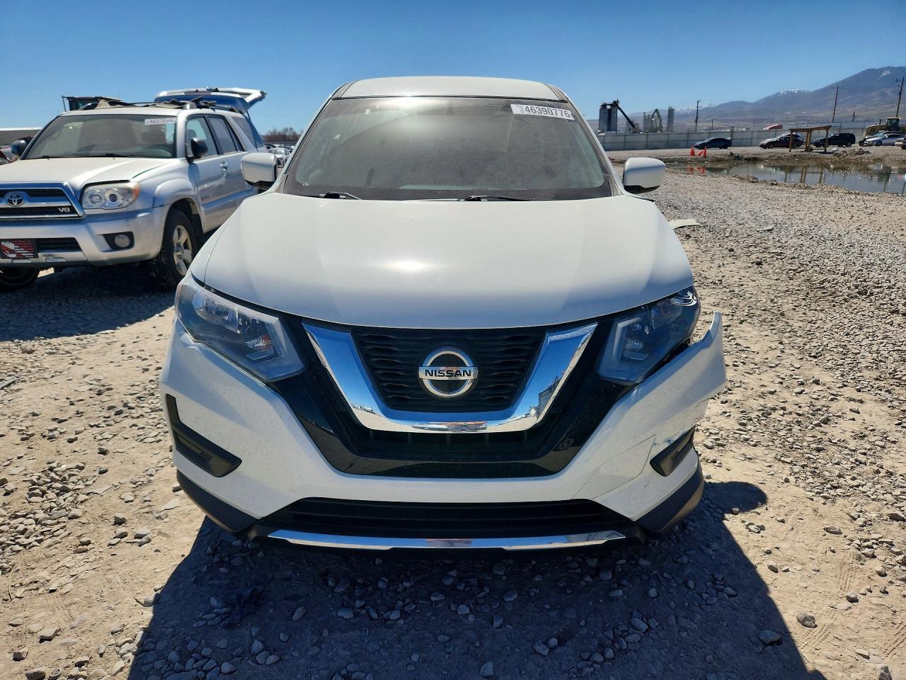 2018 NISSAN ROGUE S photo 5