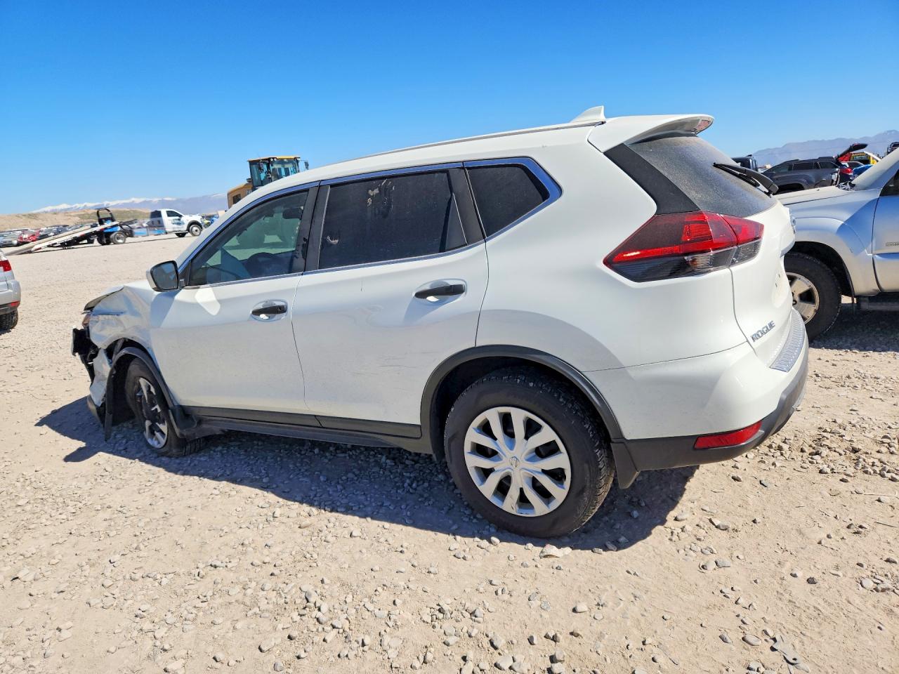 2018 NISSAN ROGUE S photo 2