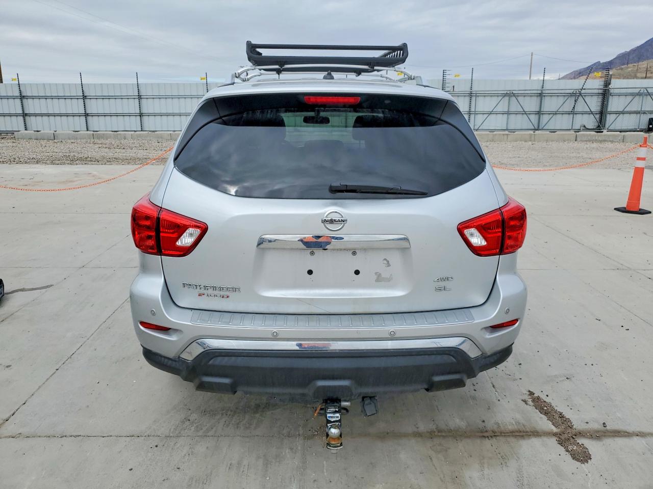 2017 NISSAN PATHFINDER SL photo 11