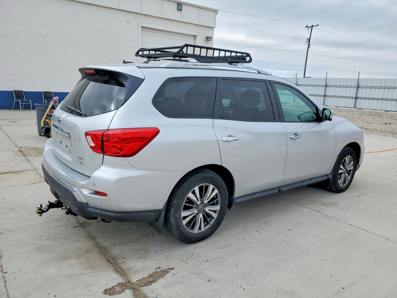 2017 NISSAN PATHFINDER SL photo 5