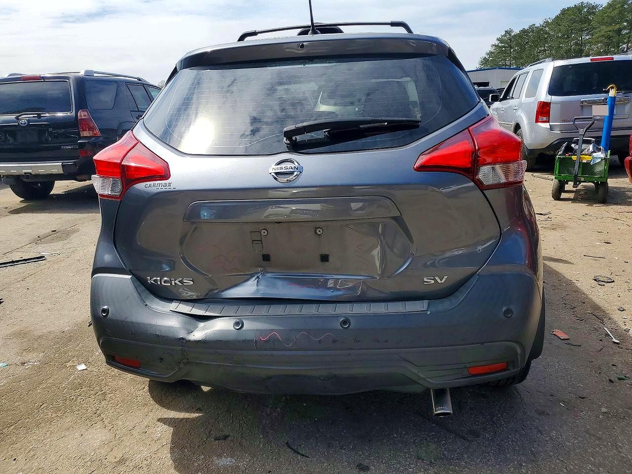 2020 NISSAN KICKS SV photo 11