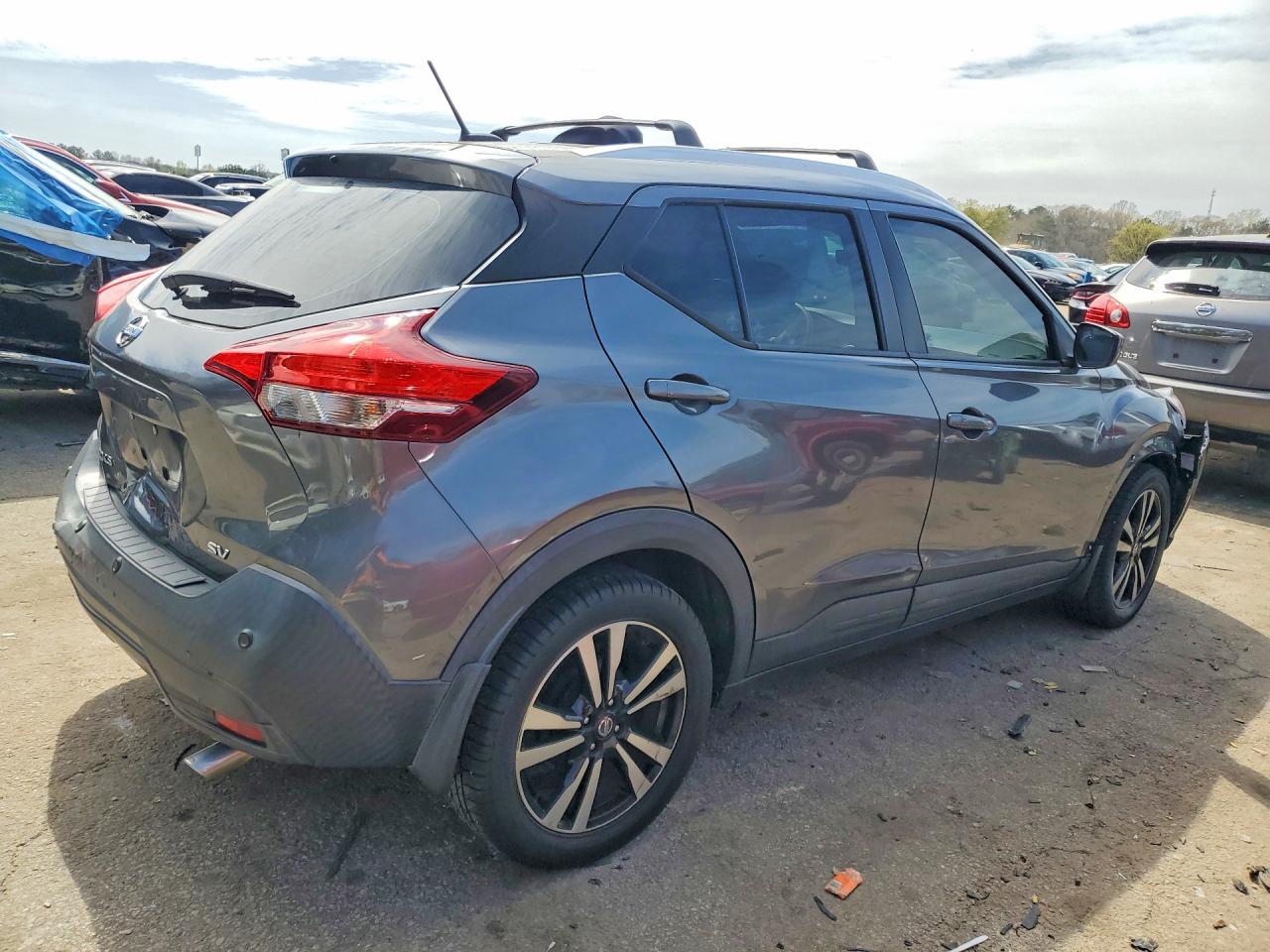 2020 NISSAN KICKS SV photo 5