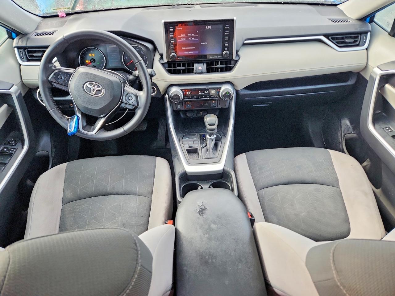 2019 TOYOTA RAV4 XLE photo 22