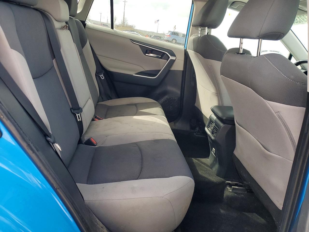 2019 TOYOTA RAV4 XLE photo 31